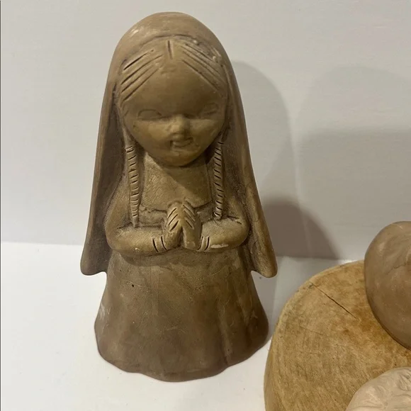 Handcrafted Nativity Scene Figurines - Picture 2 of 6